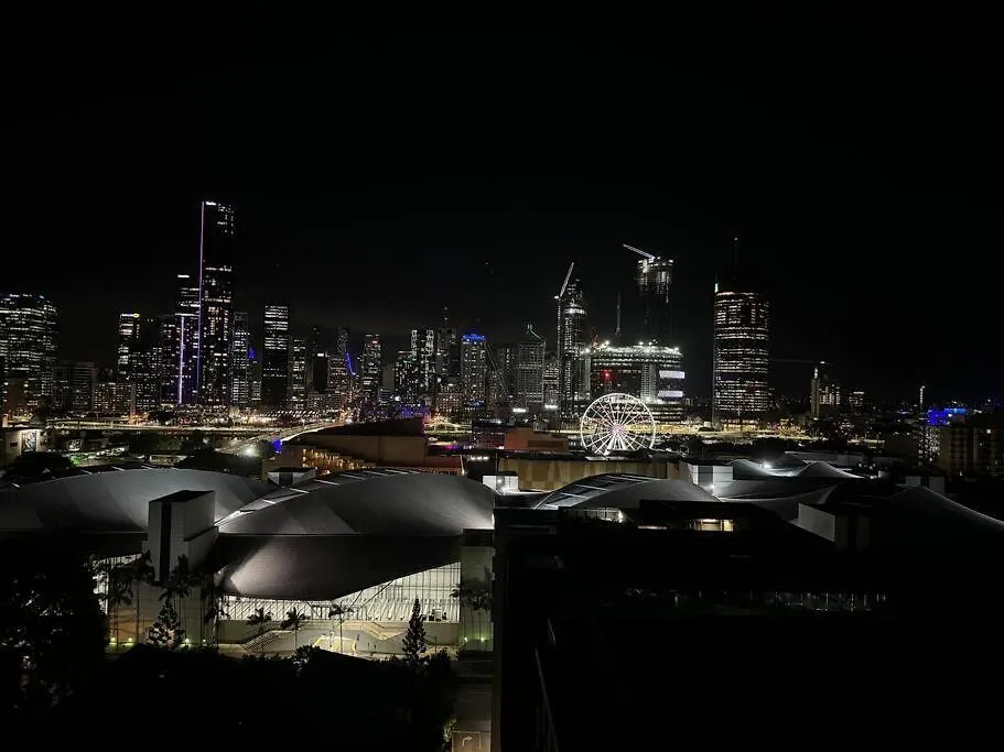 Stylish 1Br Apt W Infinite Pool In South Brisbane Australia