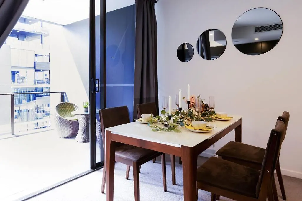 Stylish 1Br Apt W Infinite Pool In South בריסביין דירה