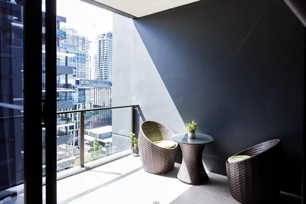 Stylish 1Br Apt W Infinite Pool In South בריסביין דירה